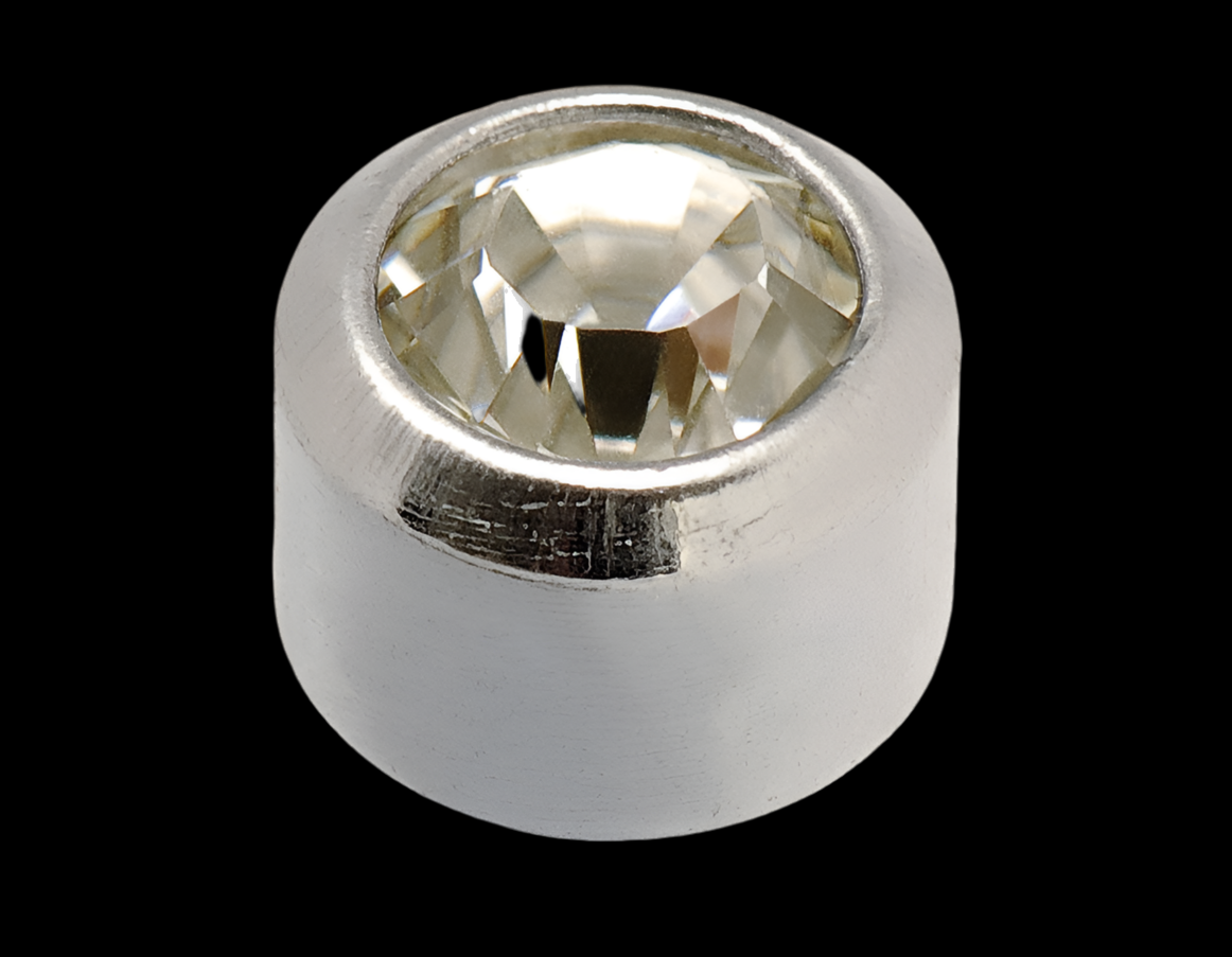 Caflon ear studs - Tulipa Hair & Beauty 